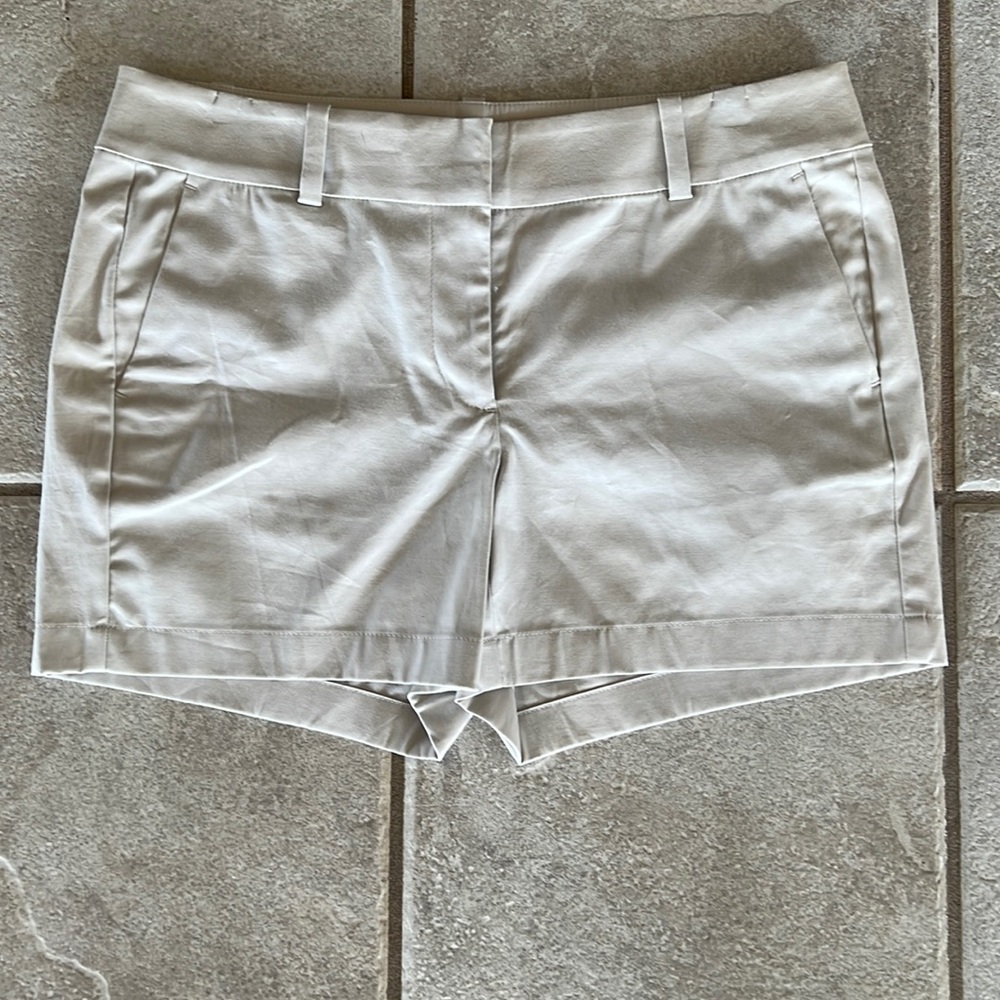 Ann Taylor Cotton Spandex Khaki Shorts Size 6